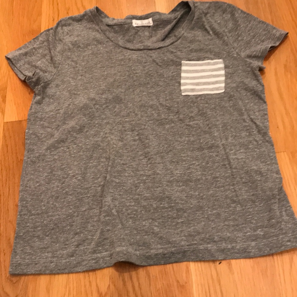 TILLYS T-SHIRT